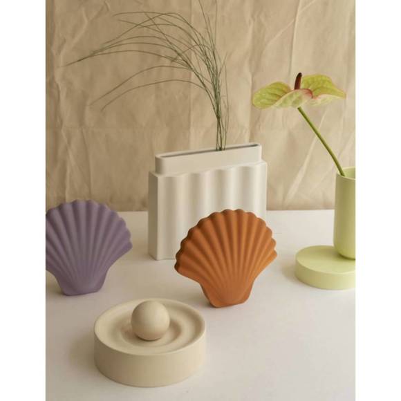 NEW LOS OBJETOS DECORATIVOS sea shell vase in amber - Picture 3 of 4